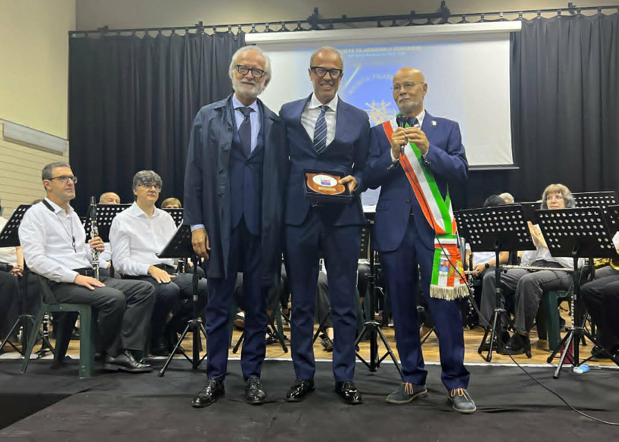 Gattico-Veruno celebra il Premio Filiberto Farioli, riconoscendo il dottor Corna