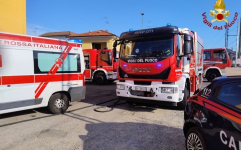 Intervento dei vigili del fuoco a Oleggio per un incendio