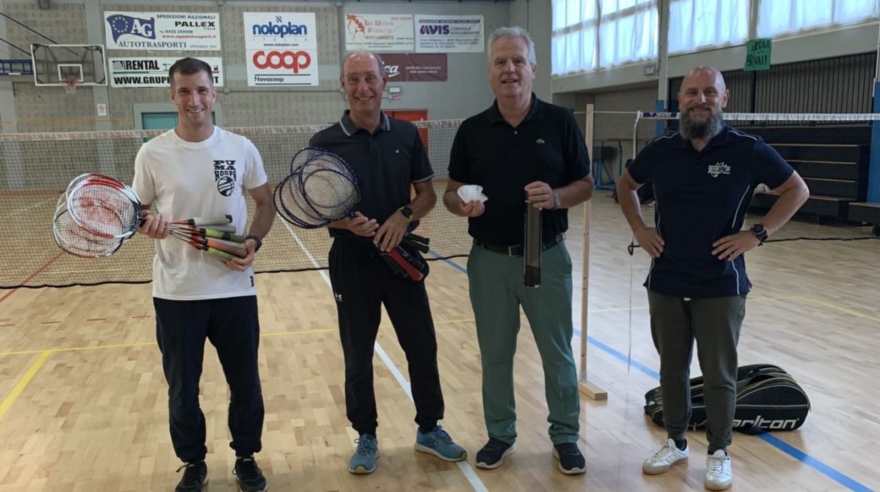 Materiale tecnico per badminton donato al Fermi di Arona dalla Gioko Asd