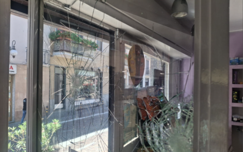 Tre arresti per aggressione in un negozio di Trecate