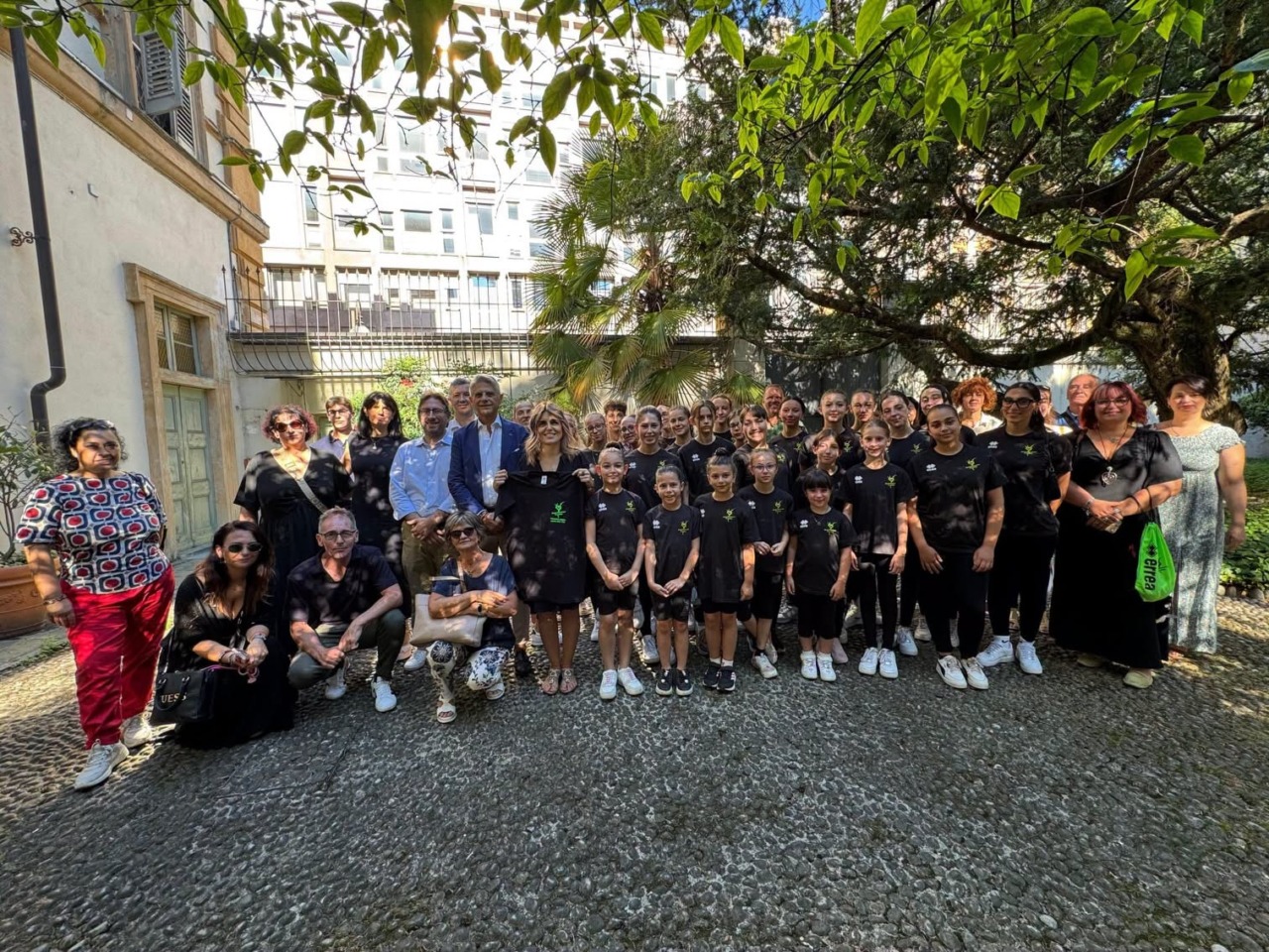Accoglienza per le atlete del Twirling Borgolavezzaro in Provincia