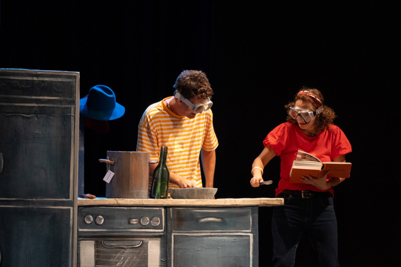 Cabiria Teatro presenta “Come cucinare uno smartphone” ai Tetti Verdi nell’ambito di “Estate a Sud”