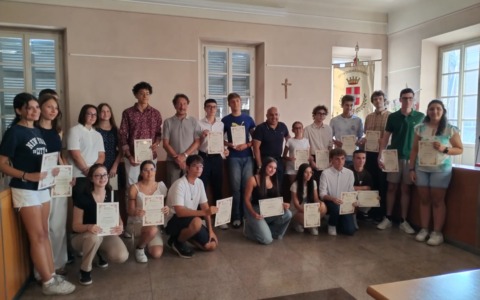 Cerimonia di premiazione a Borgomanero: gli studenti dell’anno
