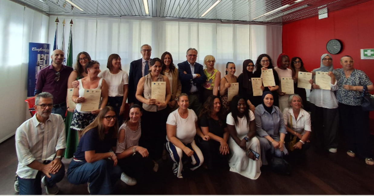 Consegna dei diplomi a nove operatrici di lavanderia da Confartigianato Piemonte Orientale e Liberazione e Speranza