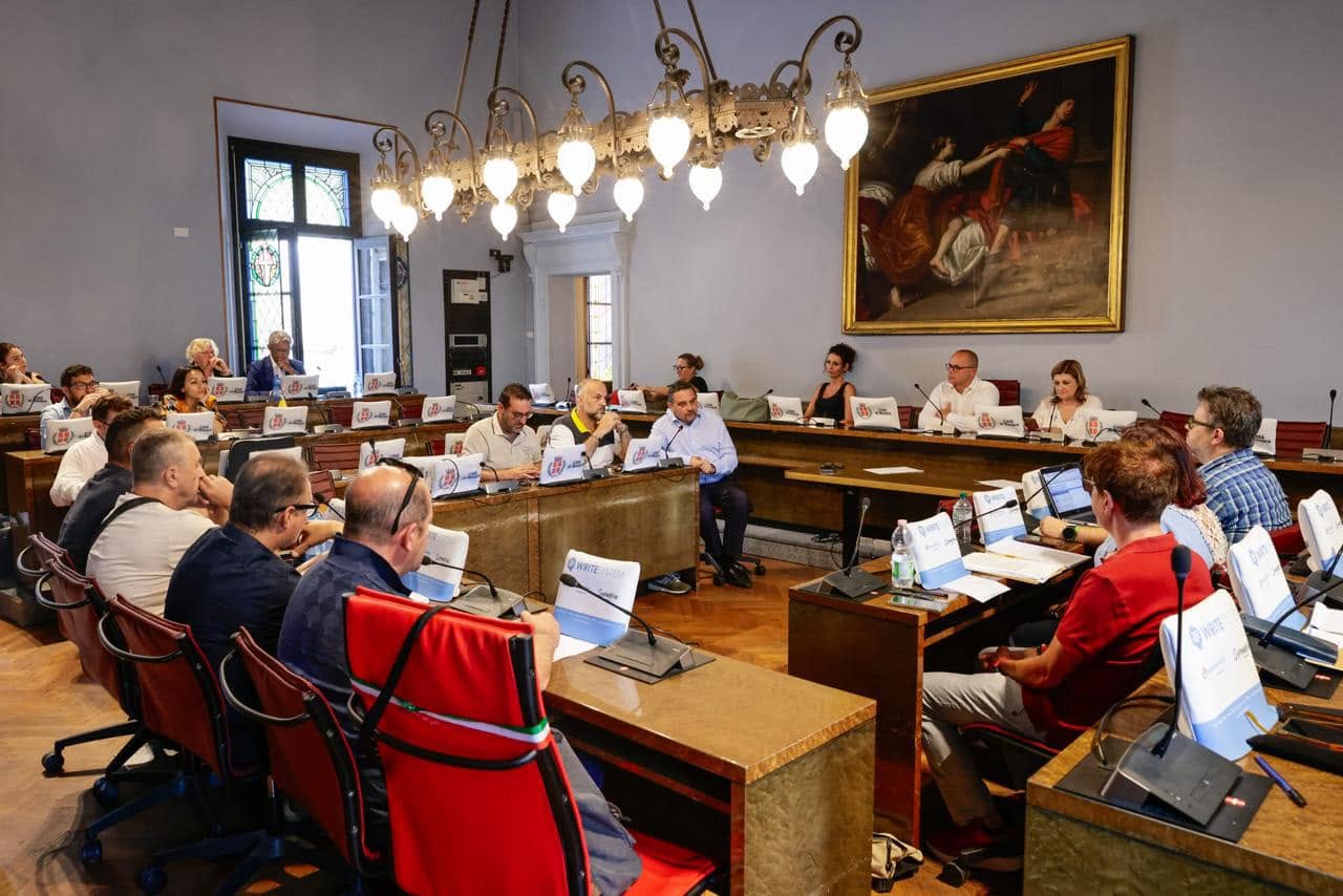 Crisi Radici Chimica, il sindaco Canelli: “Impegno costante per lavoratori e ambiente”