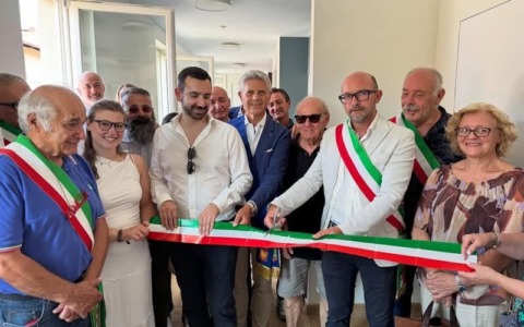 Inaugurata a Carpignano Sesia la nuova Casa di Comunità per anziani fragili, frutto del recupero di un ex edificio scolastico