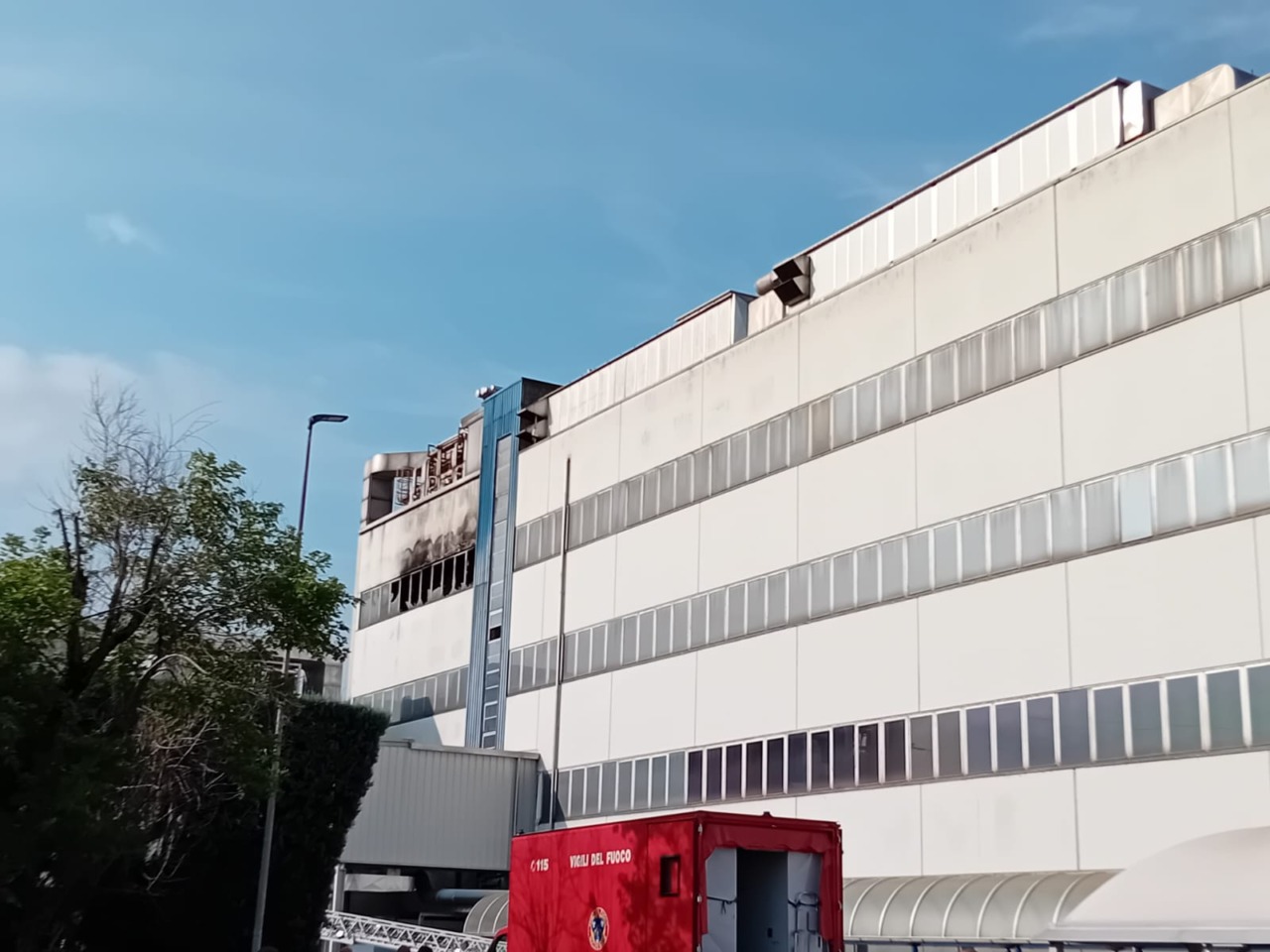 Incendio allo stabilimento Memc di Novara: aggiornamenti e rassicurazioni
