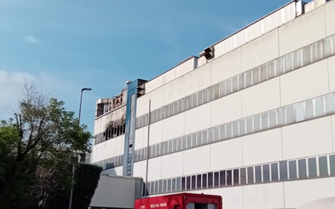 Incendio allo stabilimento Memc di Novara: aggiornamenti e rassicurazioni