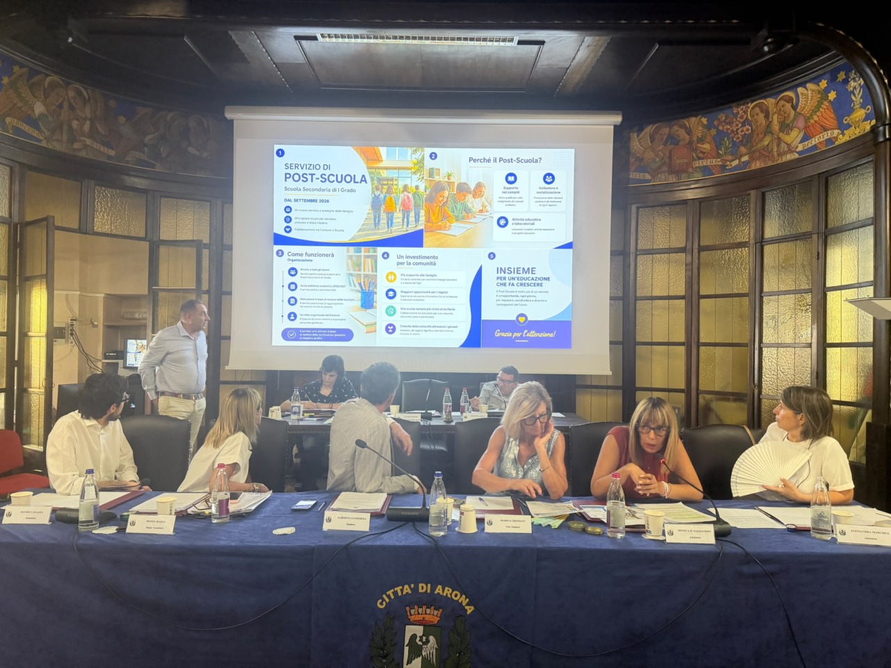 Arona, approvato il servizio di post scuola per le medie: unanimità in Consiglio comunale